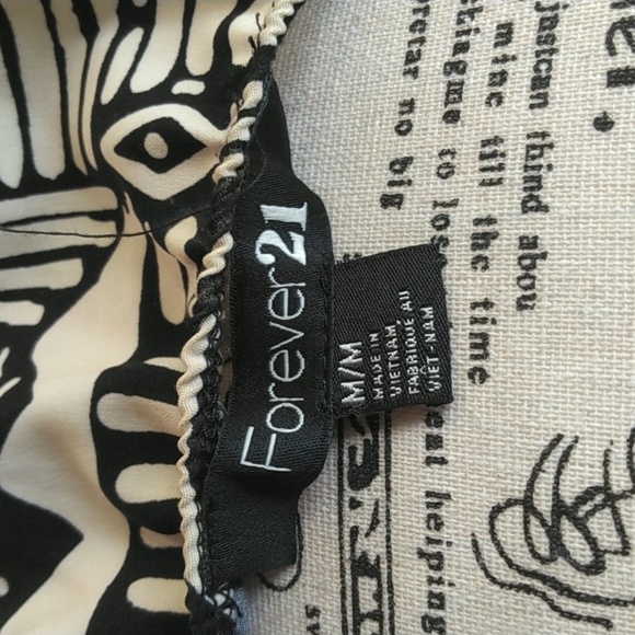 Womens Forever 21 tribal print mini sundress size medium NWOT - Picture 4 of 4